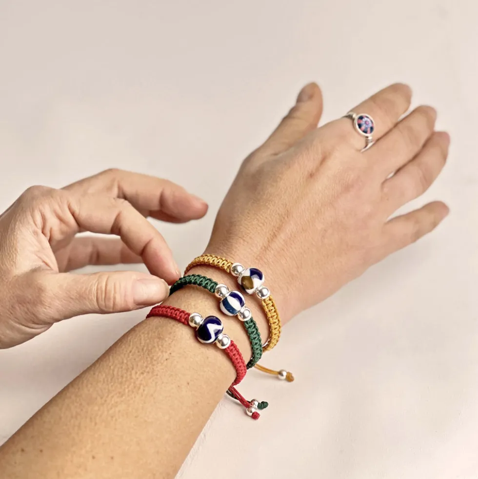 Pulsera Carnota Cordón Rojo